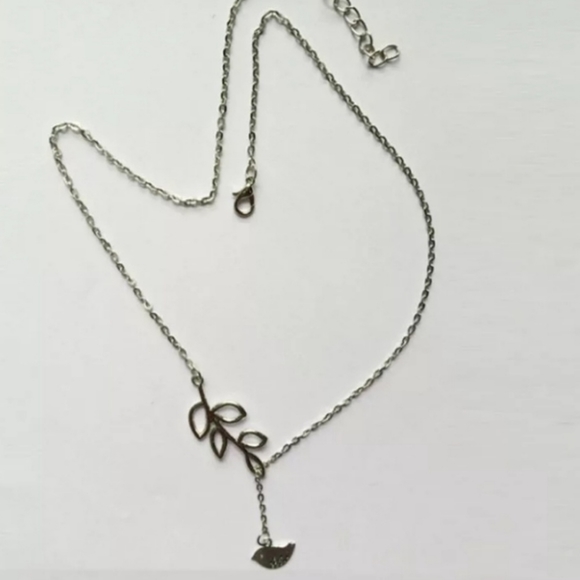 *Irene* Leaf and Bird Necklace - Picture 5 of 5